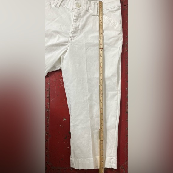 Lee women’s white crop pant size medium - Picture 5 of 7